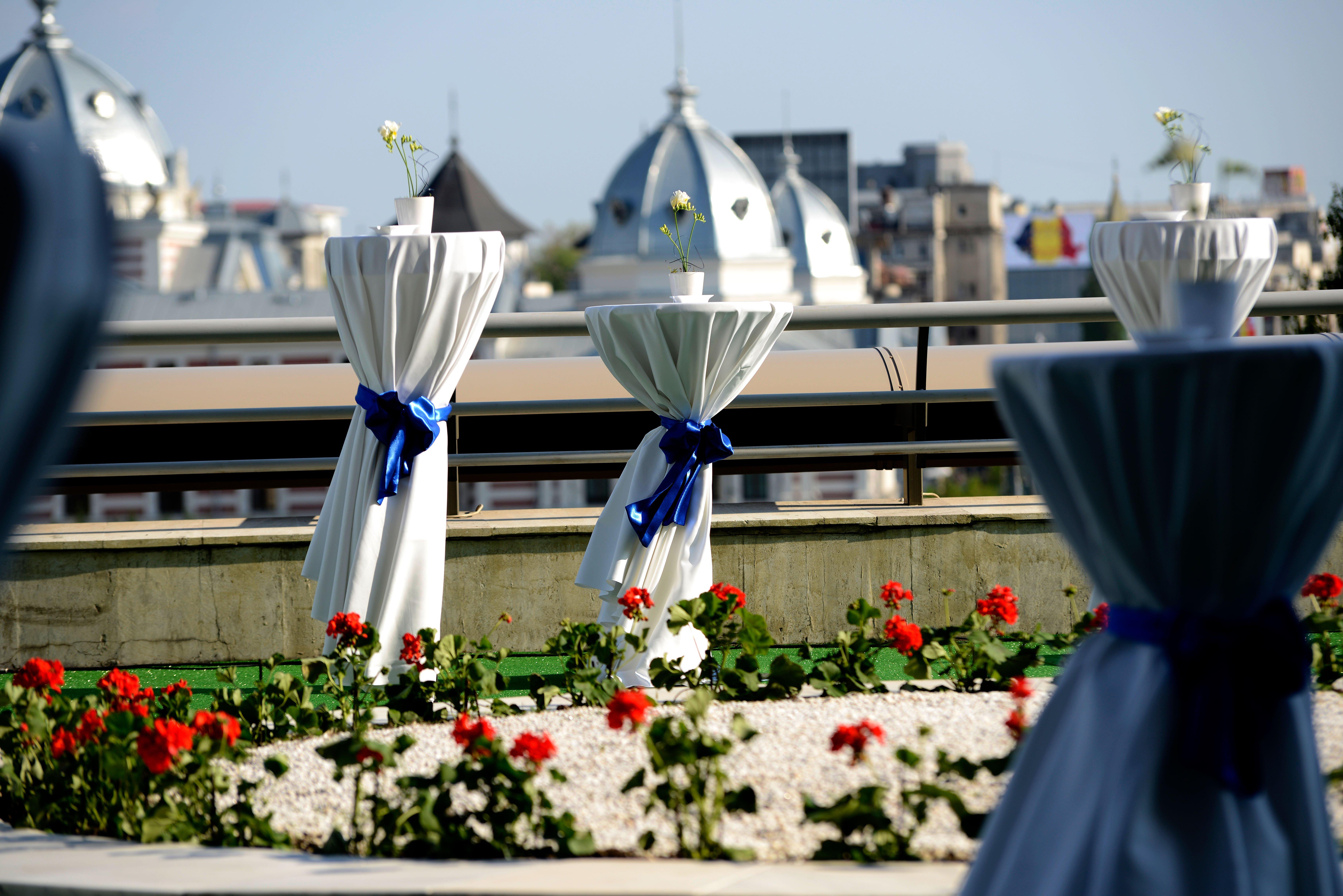 Grand Hotel Bucarest Exterior foto The view from the terrace