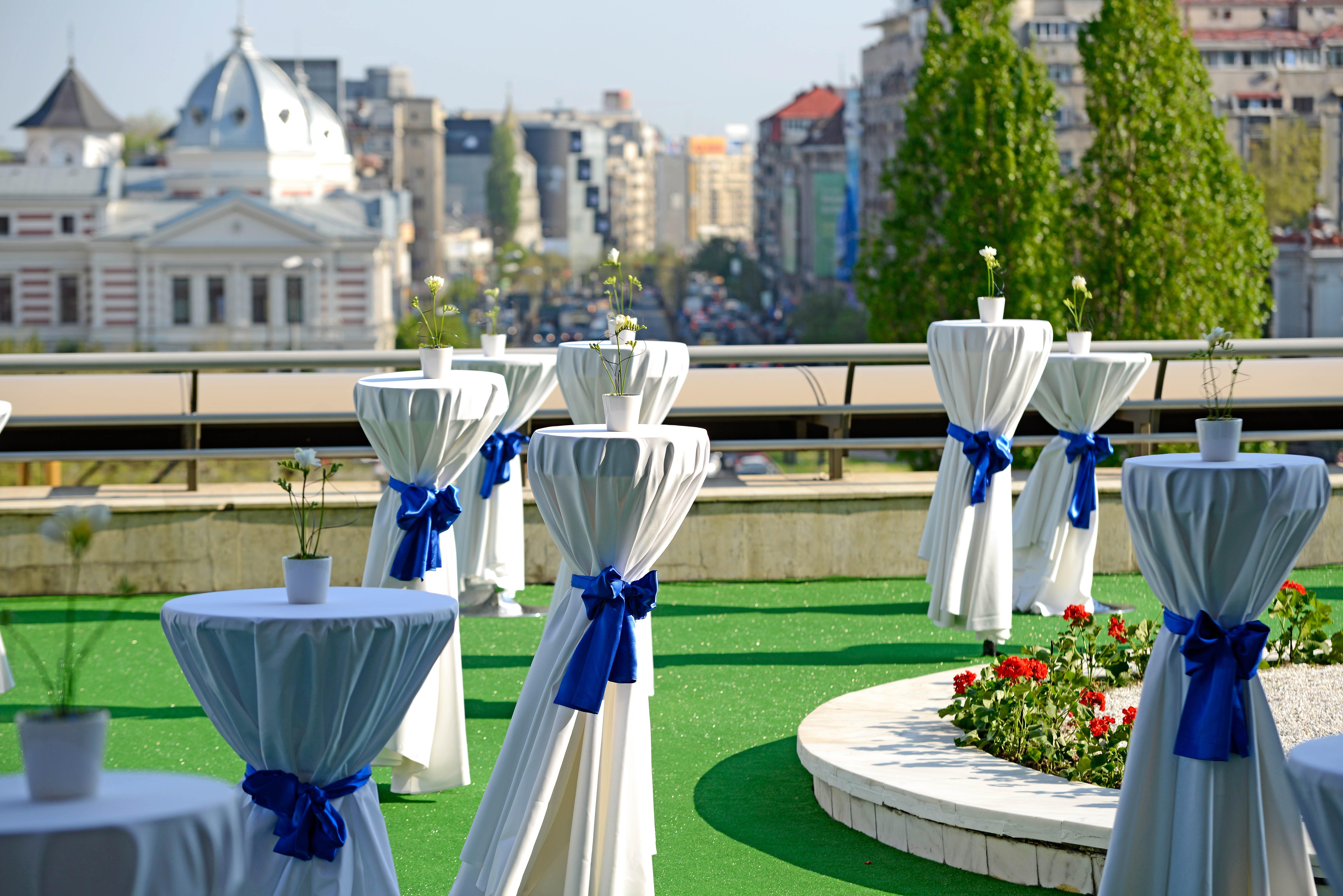 Grand Hotel Bucarest Exterior foto The terrace of the National Museum of Serbia