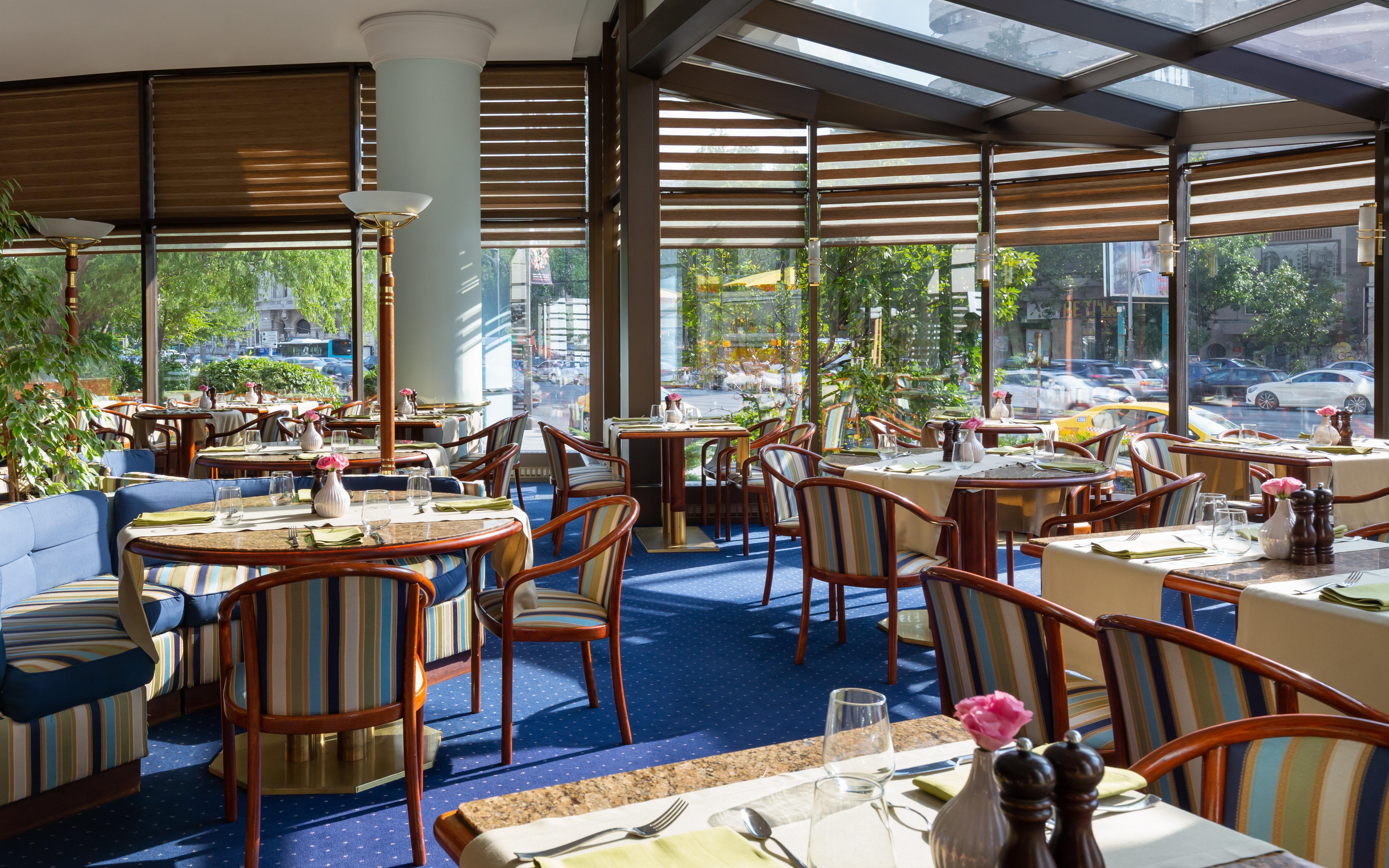 Grand Hotel Bucarest Exterior foto Restaurant