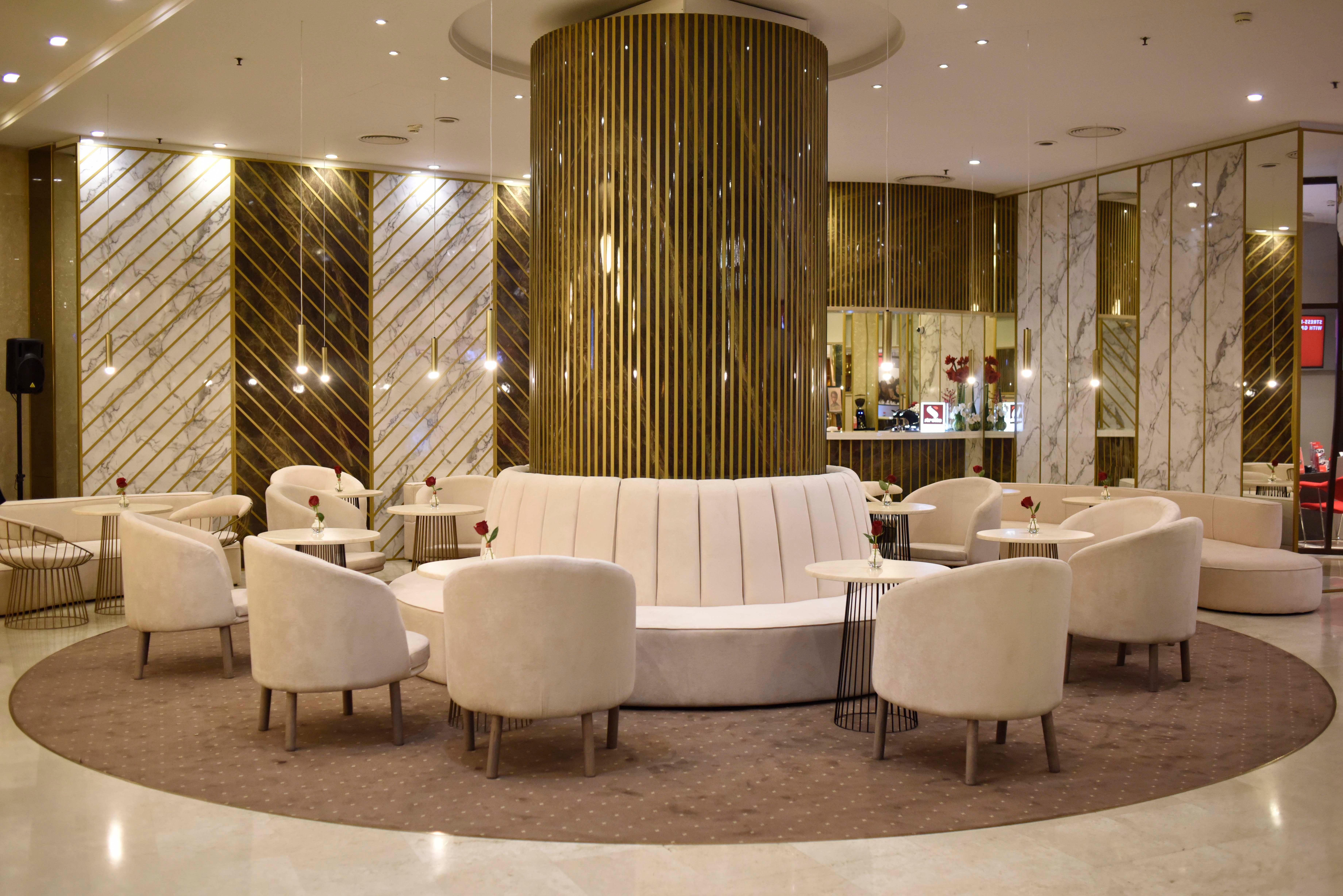 Grand Hotel Bucarest Exterior foto The lobby of the hotel