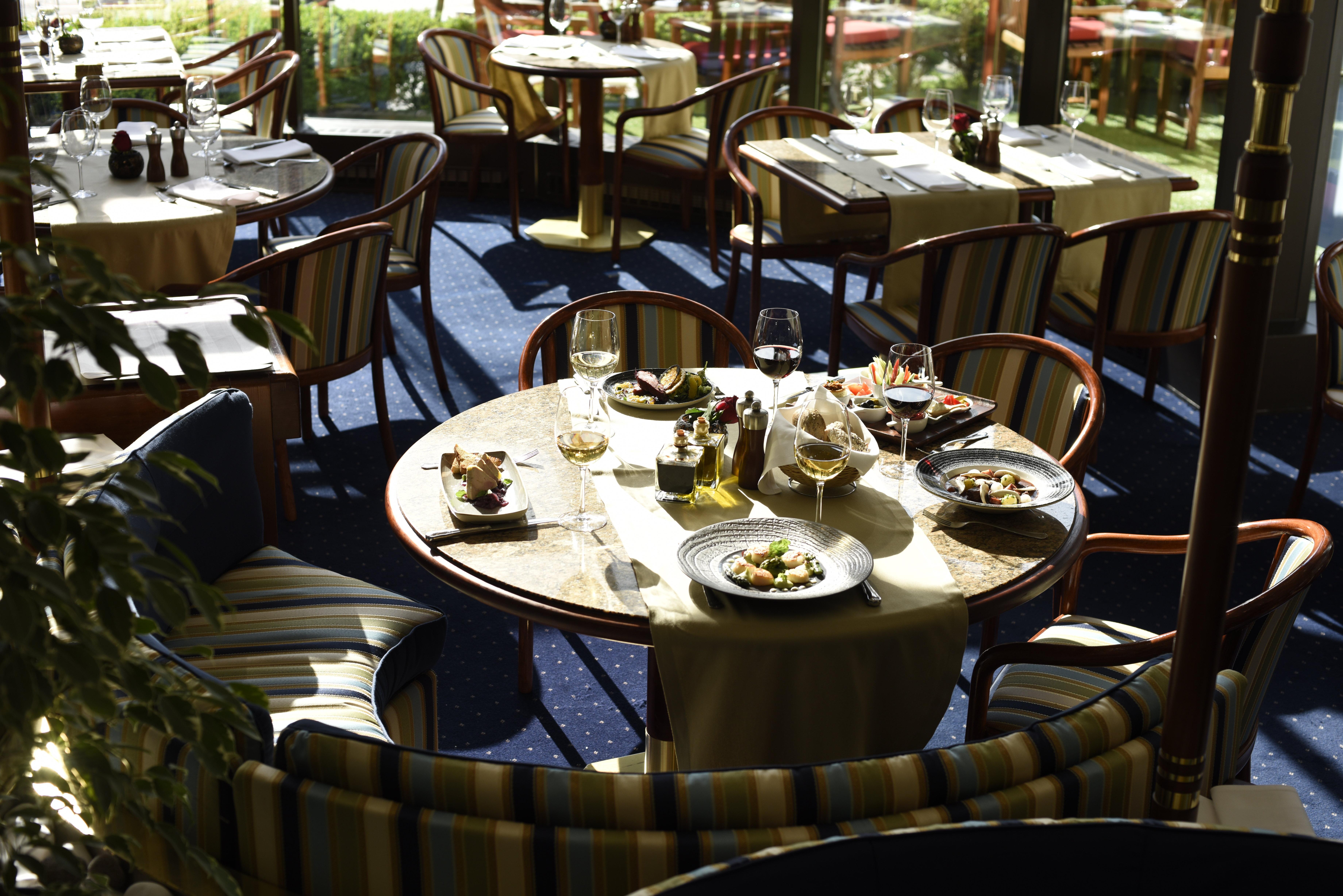 Grand Hotel Bucarest Exterior foto The restaurant