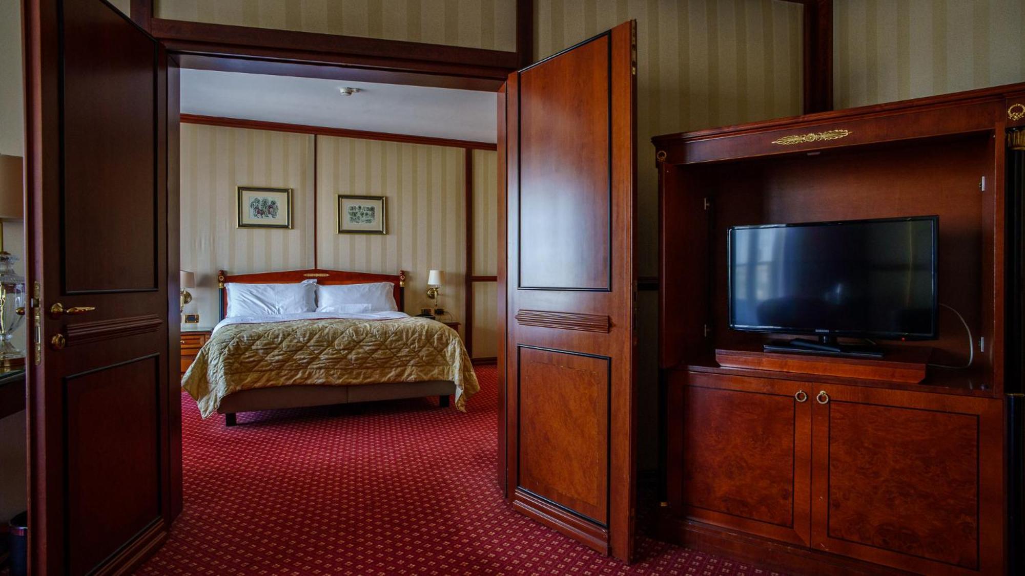 Grand Hotel Bucarest Exterior foto Suite