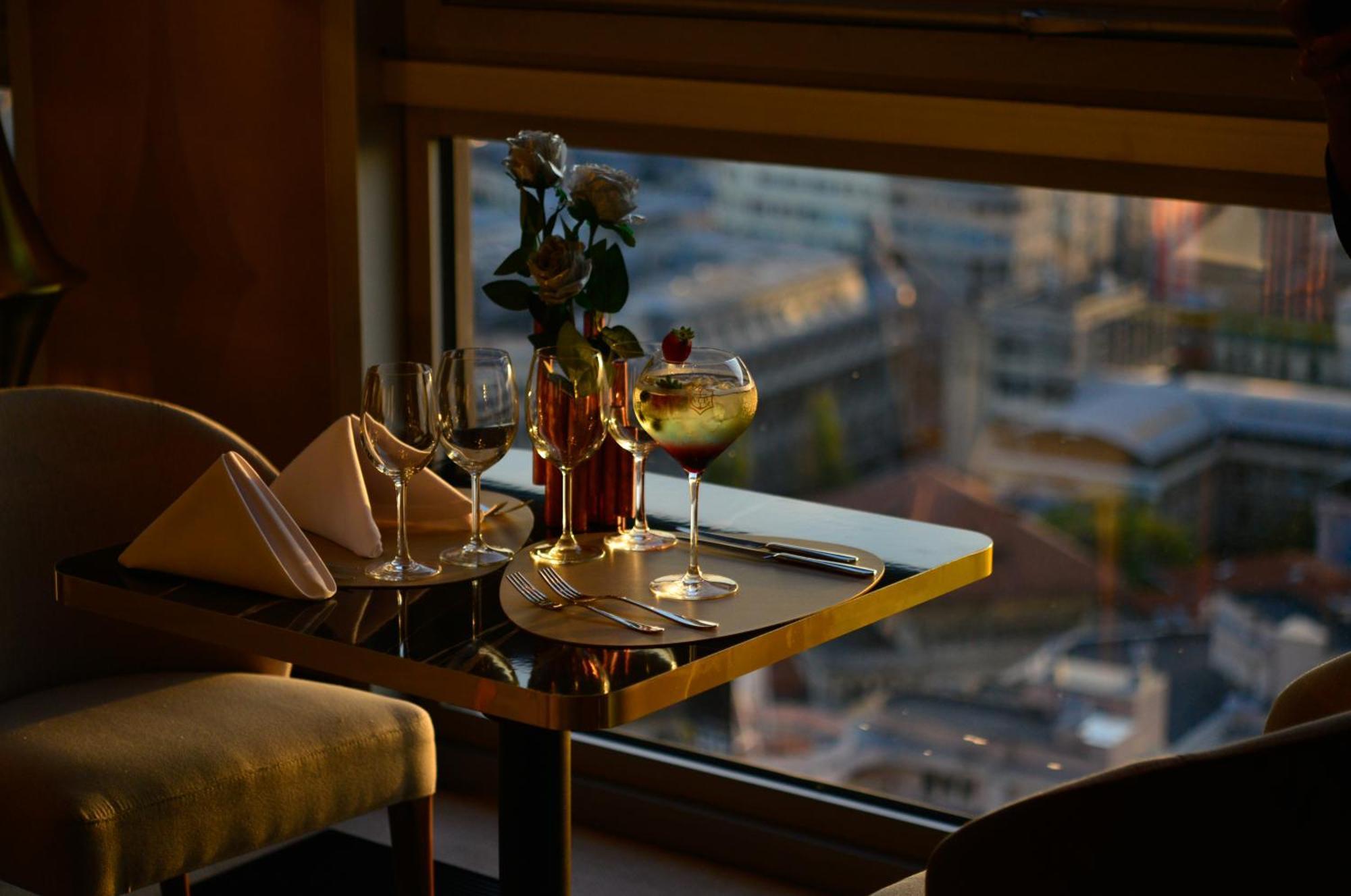 Grand Hotel Bucarest Exterior foto Restaurant