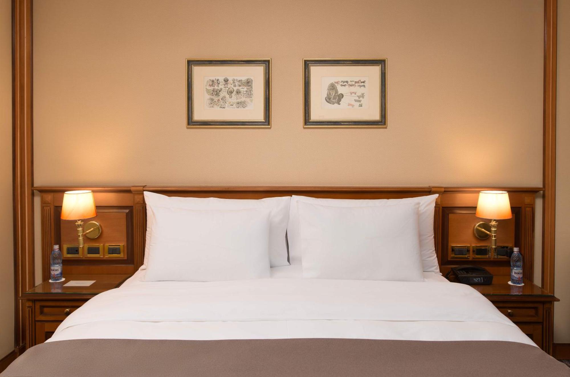 Grand Hotel Bucarest Exterior foto A bed